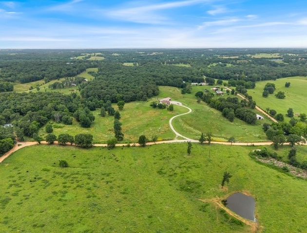 12713 Pleasant Valley Road, Gentry, AR 72734