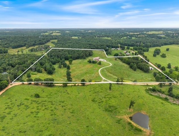12713 Pleasant Valley Road, Gentry, AR 72734