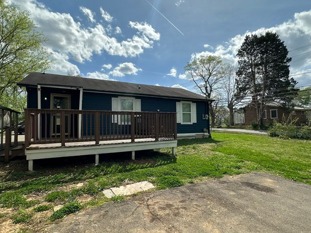130 E St, Clarksville, TN 37042