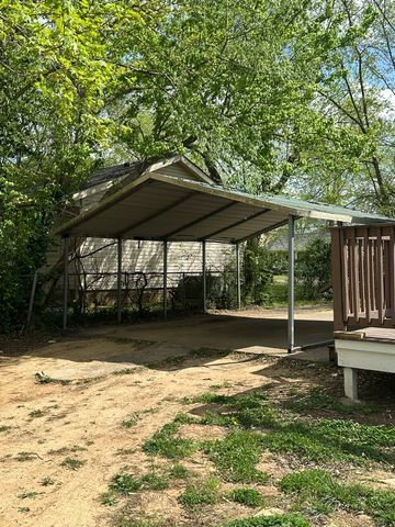 130 E St, Clarksville, TN 37042