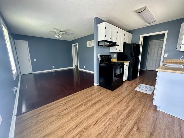 130 E St, Clarksville, TN 37042