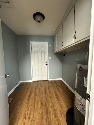 130 E St, Clarksville, TN 37042