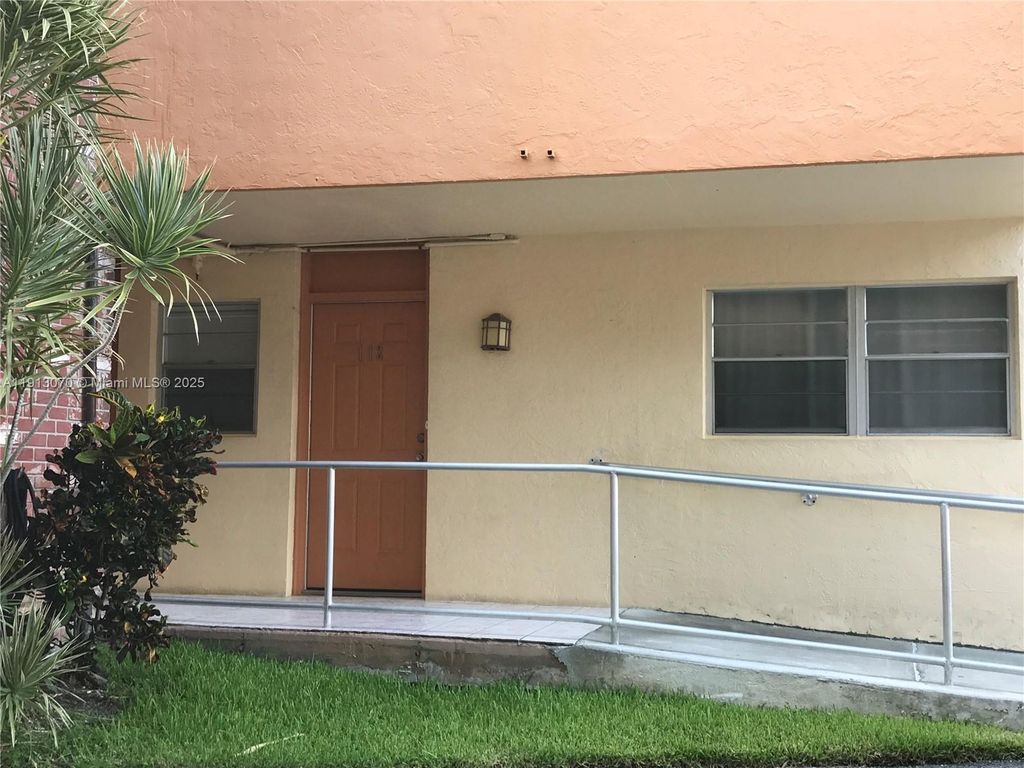 3551 NE 169th St 112, North Miami Beach, FL 33160