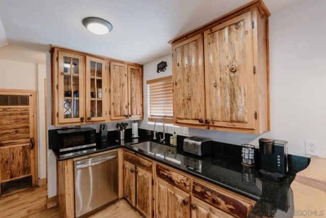 1027 W Country Club Blvd, Big Bear City, CA 92314