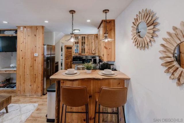 1027 W Country Club Blvd, Big Bear City, CA 92314