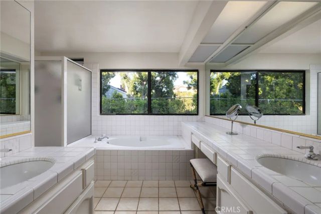 25582 Rangewood Road, Laguna Hills, CA 92653