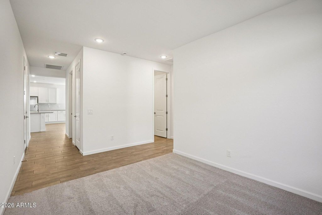 Image 20 of property listing at 32094 N BUCKAROO Road, San Tan Valley, AZ 85140