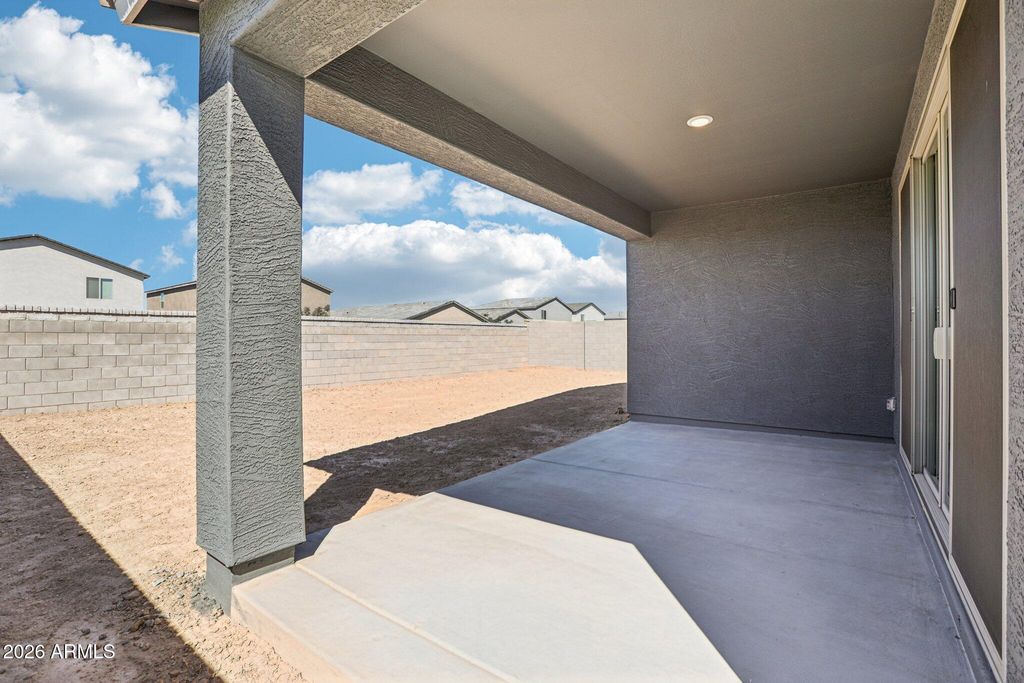 Image 31 of property listing at 32094 N BUCKAROO Road, San Tan Valley, AZ 85140