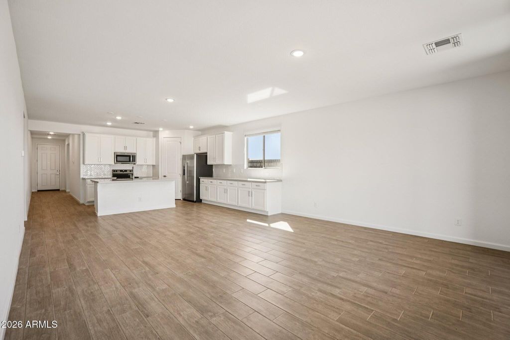 Image 6 of property listing at 32094 N BUCKAROO Road, San Tan Valley, AZ 85140