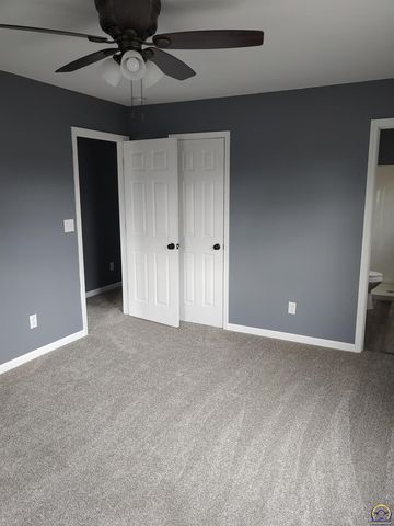500 S Summit ST, Mclouth, KS 66054