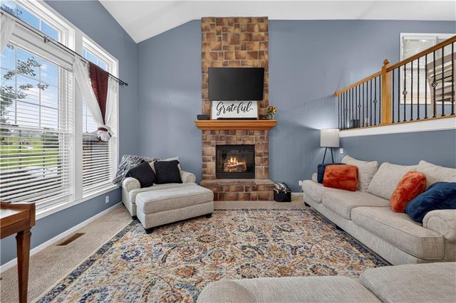 11020 Augusta Drive, Kansas City, KS 66109