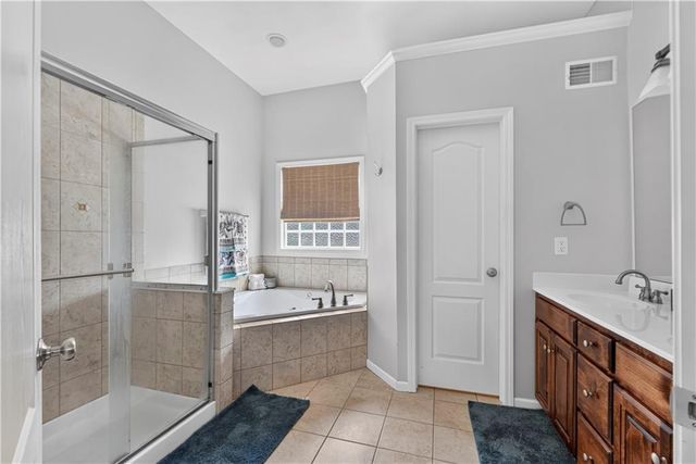 11020 Augusta Drive, Kansas City, KS 66109
