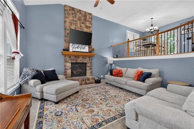 11020 Augusta Drive, Kansas City, KS 66109