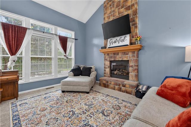 11020 Augusta Drive, Kansas City, KS 66109
