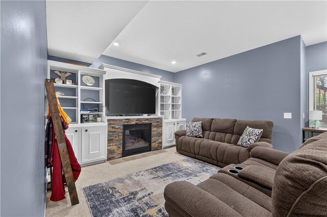 11020 Augusta Drive, Kansas City, KS 66109