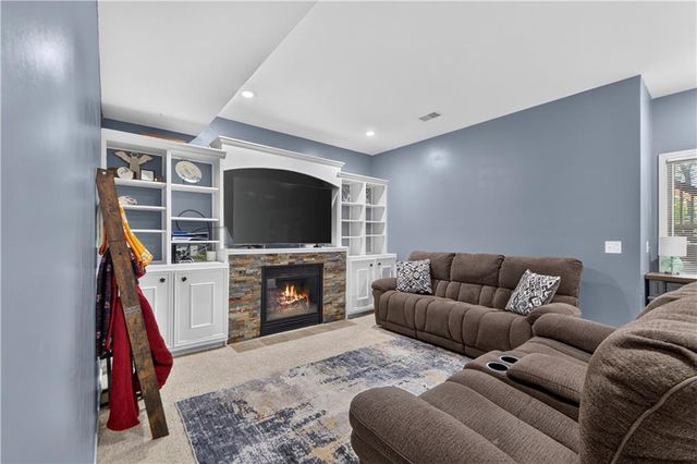 11020 Augusta Drive, Kansas City, KS 66109