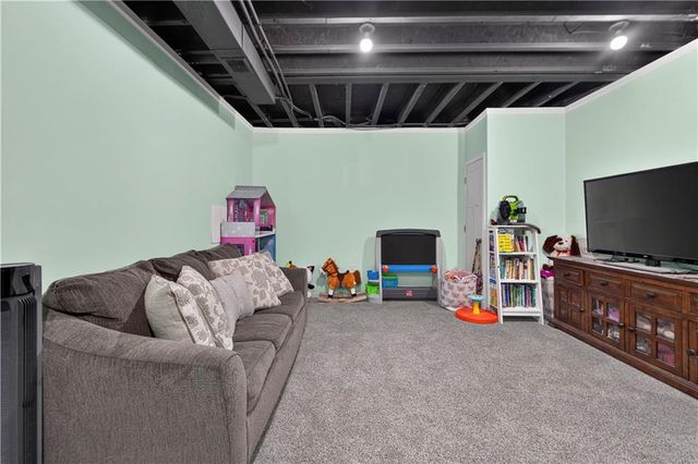11020 Augusta Drive, Kansas City, KS 66109
