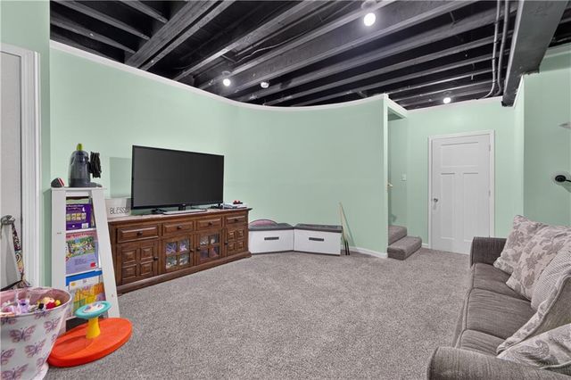11020 Augusta Drive, Kansas City, KS 66109