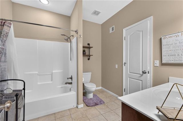 11020 Augusta Drive, Kansas City, KS 66109