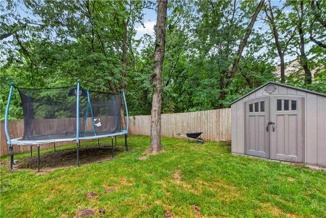 11020 Augusta Drive, Kansas City, KS 66109