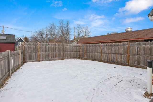 11 Central St, Georgetown, MA 01833