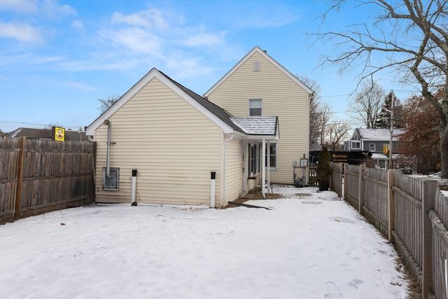 11 Central St, Georgetown, MA 01833