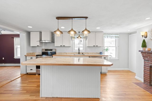 11 Central St, Georgetown, MA 01833