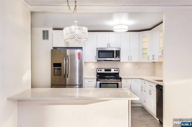 770 Anderson Avenue 19R, Cliffside Park, NJ 07010