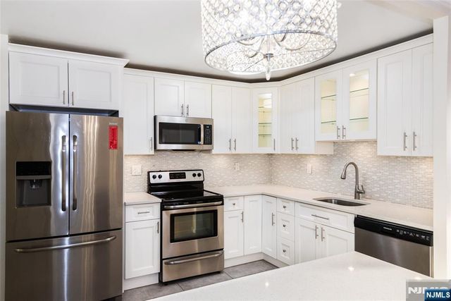 770 Anderson Avenue 19R, Cliffside Park, NJ 07010