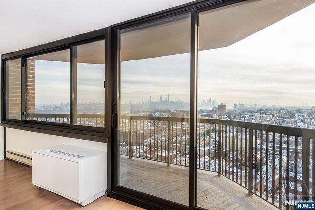 770 Anderson Avenue 19R, Cliffside Park, NJ 07010