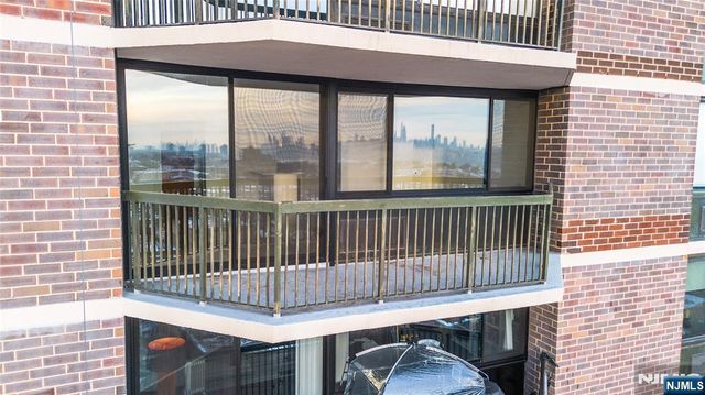 770 Anderson Avenue 19R, Cliffside Park, NJ 07010