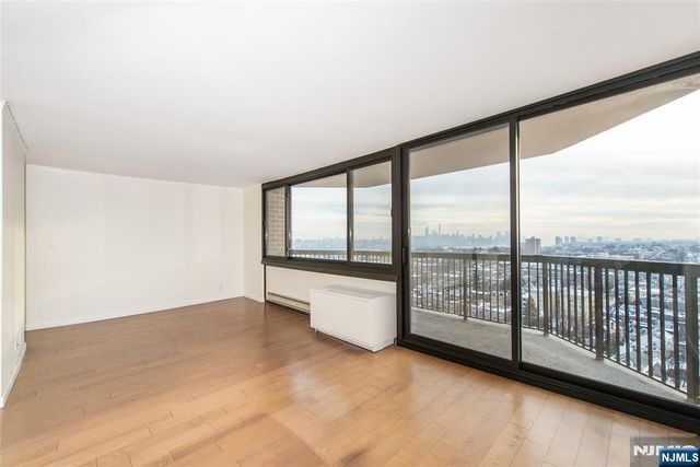 770 Anderson Avenue 19R, Cliffside Park, NJ 07010