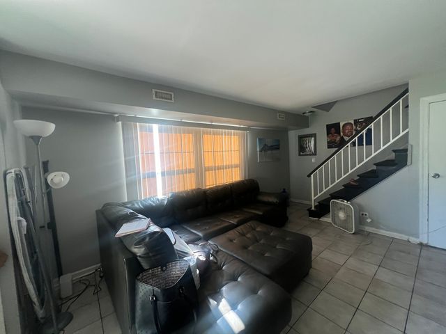 1395 S Glen Circle, Aurora, IL 60506