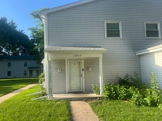 1395 S Glen Circle, Aurora, IL 60506