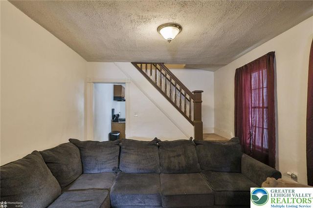 1127 Spruce, Easton, PA 18042