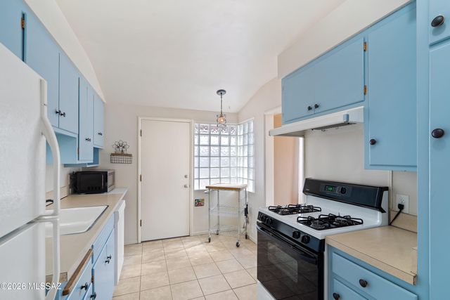 3137 E Terra Alta Boulevard, Tucson, AZ 85716