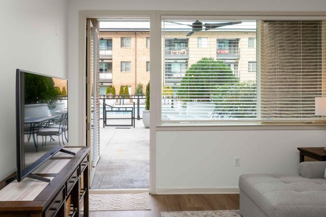 200 Manufacturers Road Apt 219, Chattanooga, TN 37405