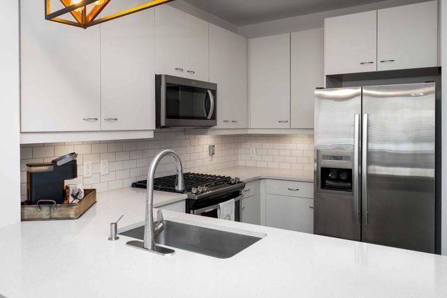 200 Manufacturers Road Apt 219, Chattanooga, TN 37405