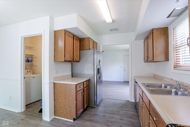 7726 Orchard Village Drive, Indianapolis, IN 46217