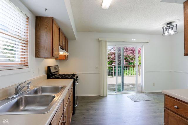 7726 Orchard Village Drive, Indianapolis, IN 46217