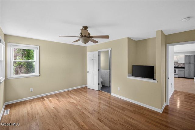 23 Victoria Way, Albany, NY 12209
