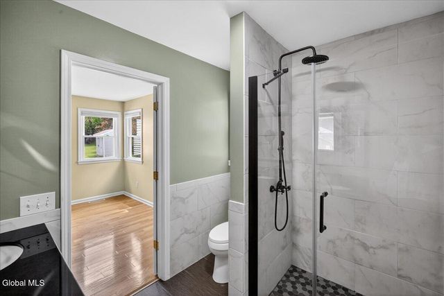 23 Victoria Way, Albany, NY 12209