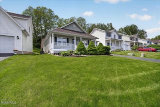 23 Victoria Way, Albany, NY 12209