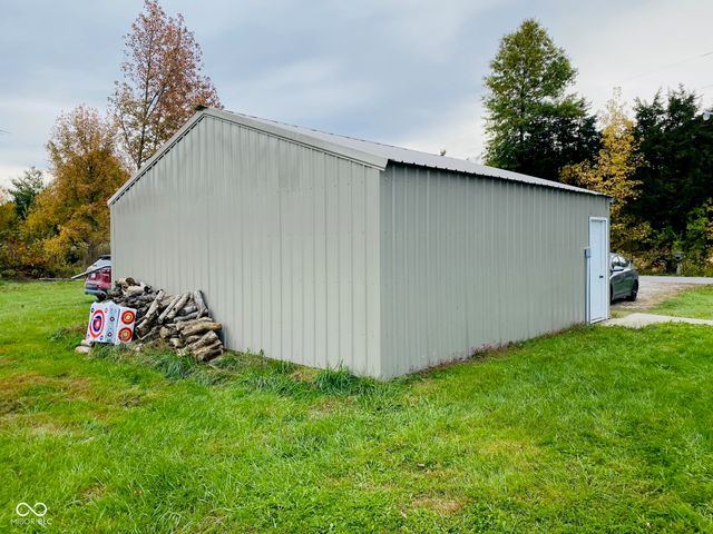 1740 S County Road 600 E, Butlerville, IN 47223