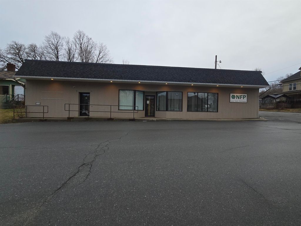 21 Water Street, Orleans, VT 05860