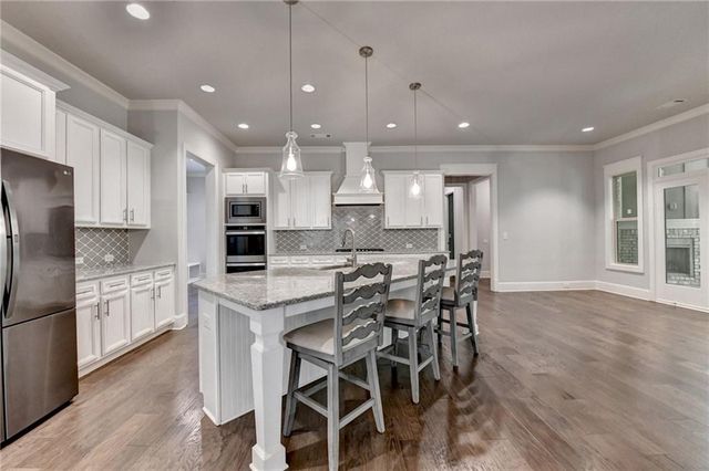 925 Settles Creek Way, Suwanee, GA 30024