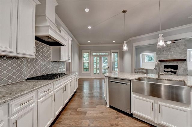 925 Settles Creek Way, Suwanee, GA 30024