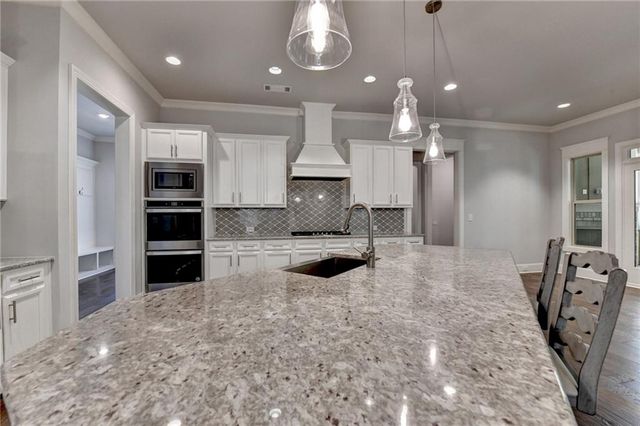 925 Settles Creek Way, Suwanee, GA 30024