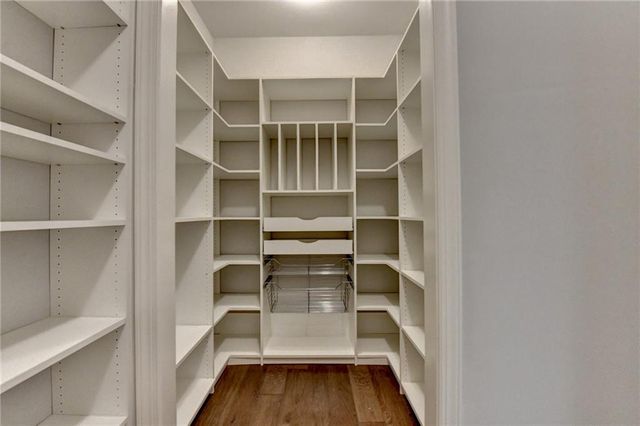 925 Settles Creek Way, Suwanee, GA 30024