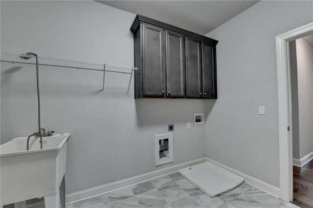 925 Settles Creek Way, Suwanee, GA 30024